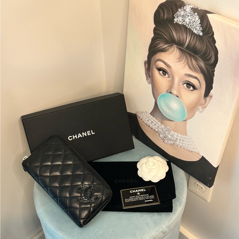 CHANEL Black Quilted Long Zippy Wallet - Picture 3 of 10